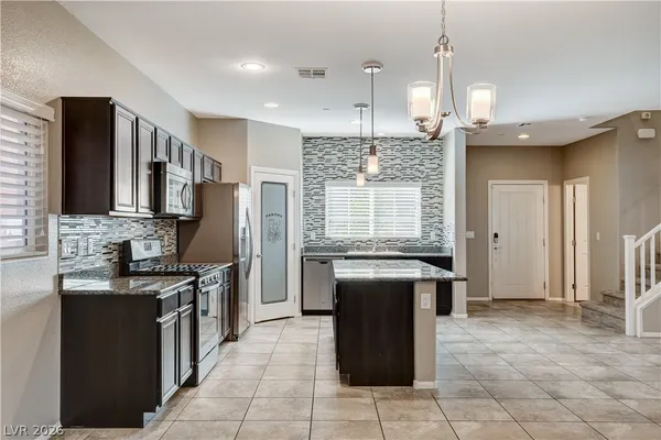 $2,450 | 3140 Nevelson Walk, Henderson, NV 89044