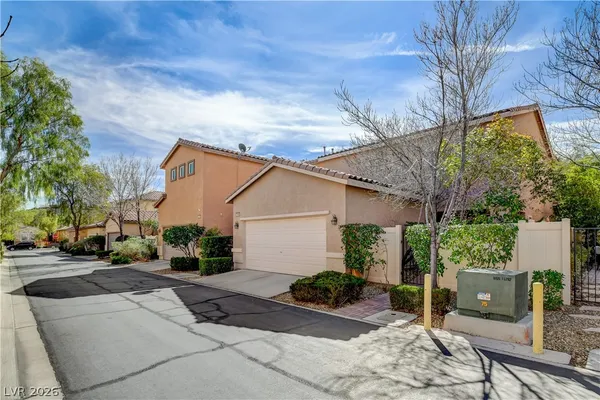 $2,450 | 3140 Nevelson Walk, Henderson, NV 89044