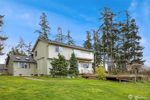 $899,950 | 2255 North Aviator Lane, Oak Harbor, WA 98277