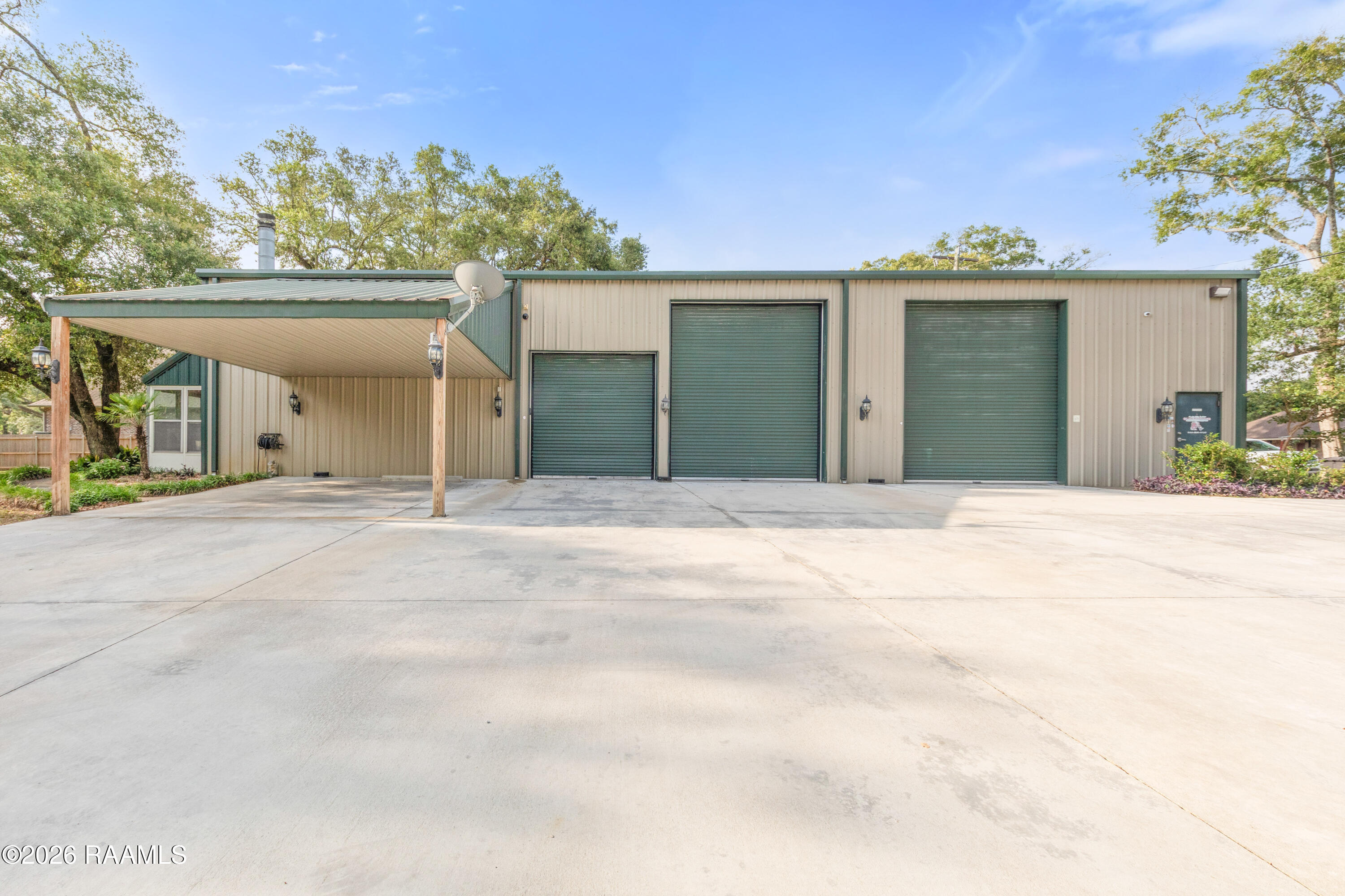 4517 Woodlawn Road Maurice, LA 70555 - Photo 1 of 42 4517Woodlawn-5