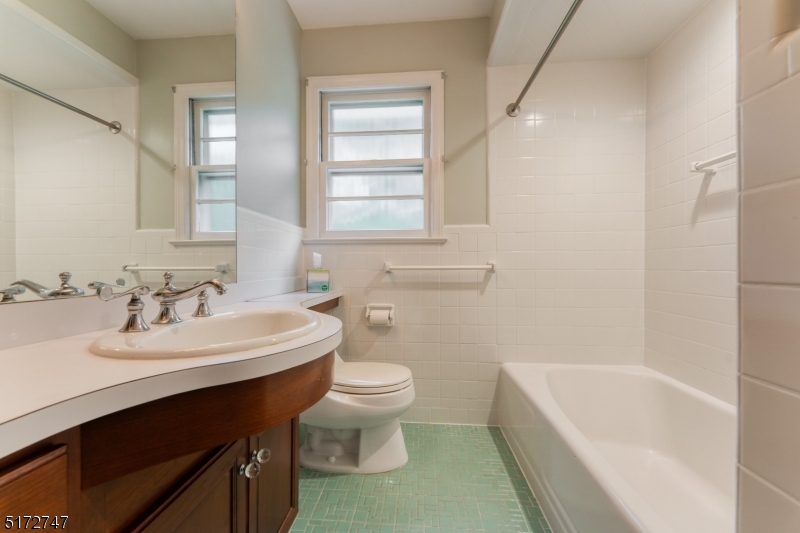 69 Cedar Grove Road Somerville, NJ 08876 - Photo 17 of 28