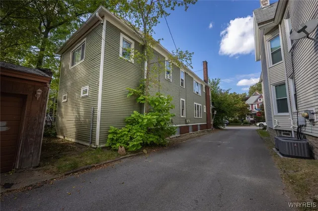 $1,500 | 567 Auburn Avenue, Buffalo, NY 14222