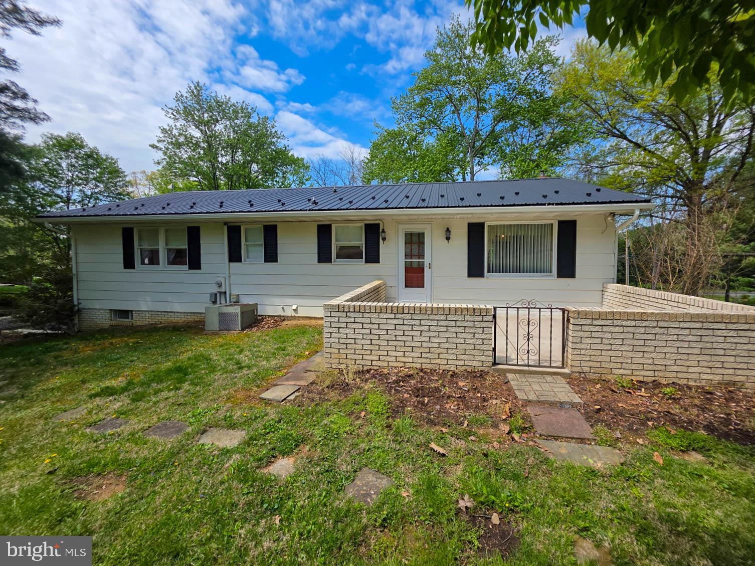 10984 Old Forge Road Waynesboro, PA 17268 - Photo 7 of 68 Brick patio