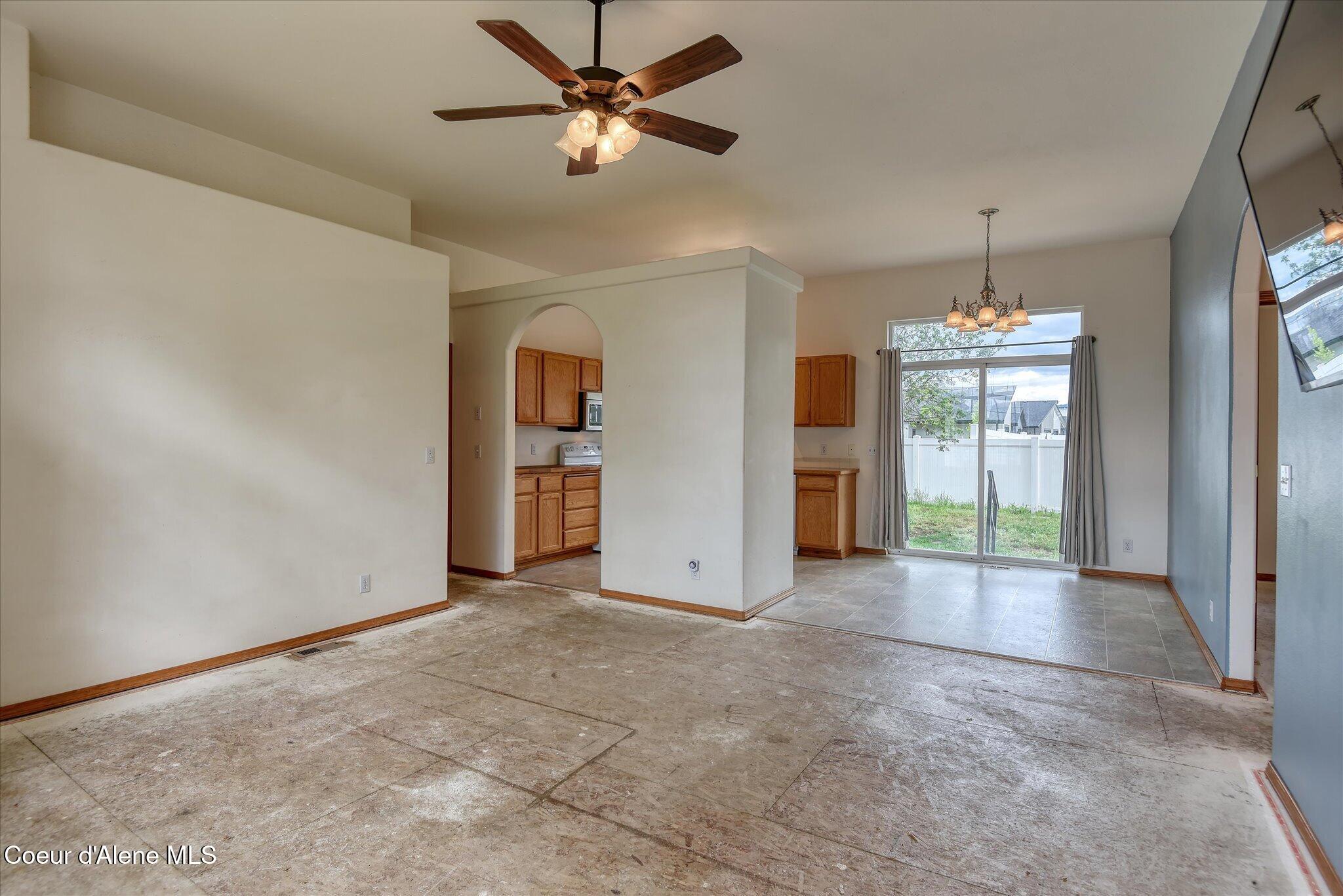 2513 West Timberlake Loop Coeur D'Alene, ID 83815 - Photo 4 of 31 04-129014723
