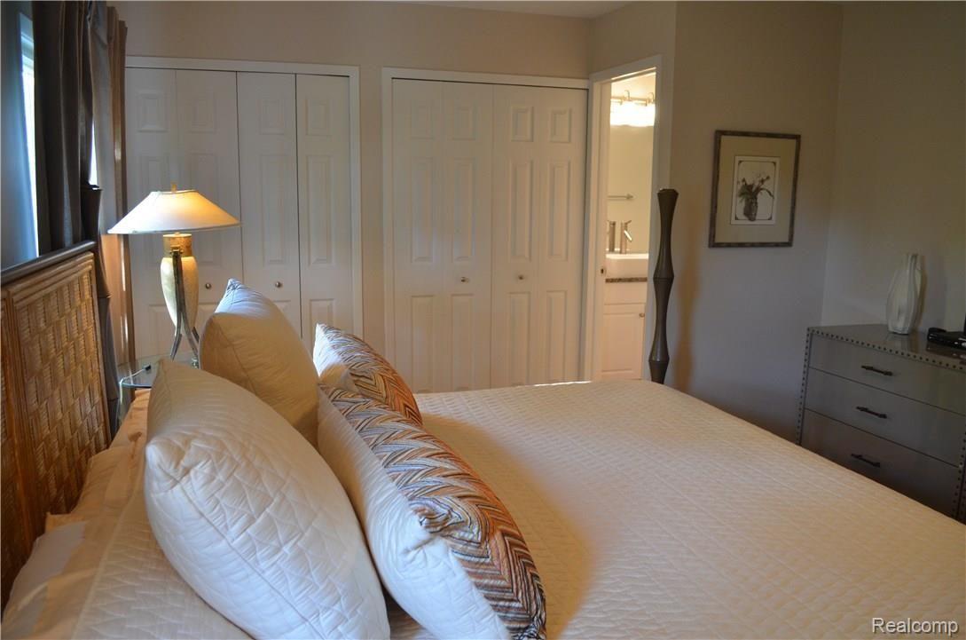 1576 Gas Light Lane Rochester, MI 48306 - Photo 36 of 49 DSC_0038.jpg