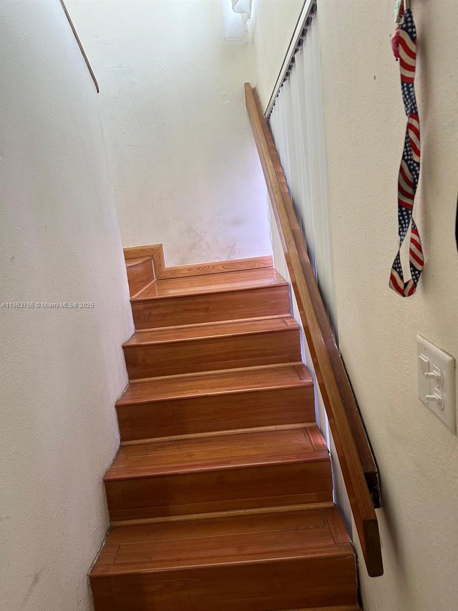 11208 Southwest 67th Terrace Miami, FL 33173 - Photo 16 of 33 a view of entryway