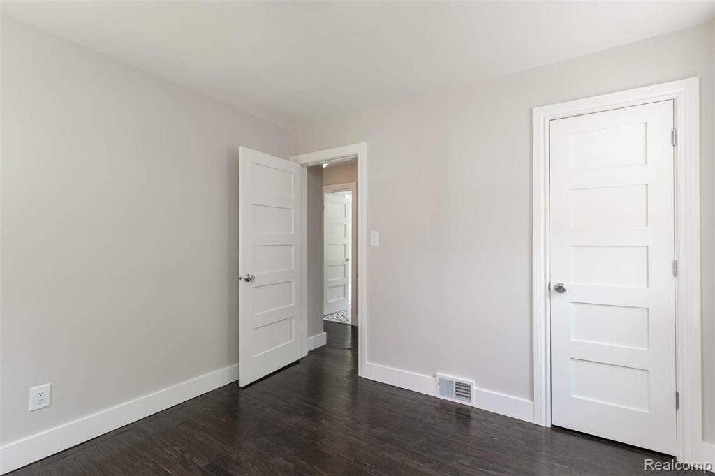 21712 Newcastle Road Harper Woods, MI 48225 - Photo 33 of 38