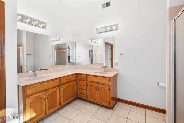 $320,000 | 4020 Maryan Court, Nesbit, MS 38651