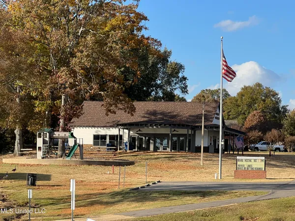 $320,000 | 4020 Maryan Court, Nesbit, MS 38651