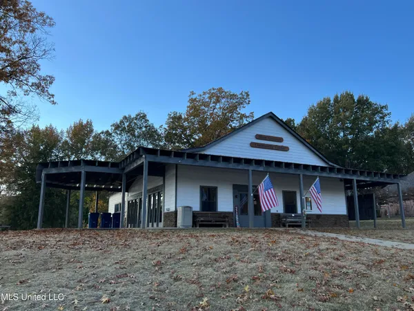 $320,000 | 4020 Maryan Court, Nesbit, MS 38651