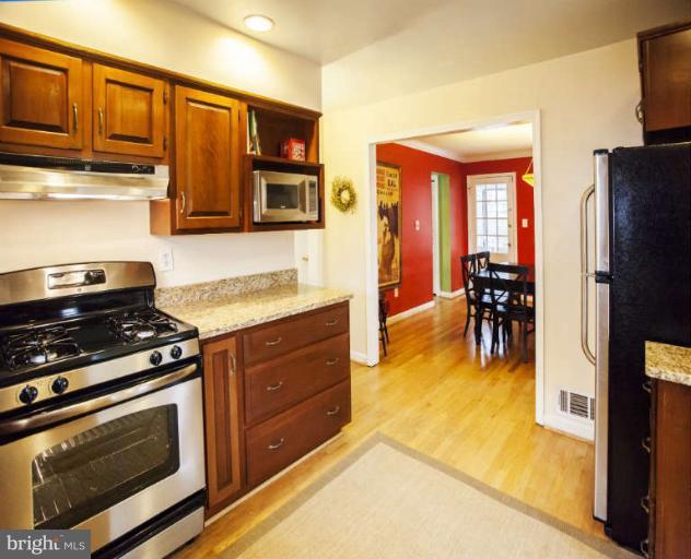 322 Whitestone Road Silver Spring, MD 20901 - Photo 11 of 29 Kitchen