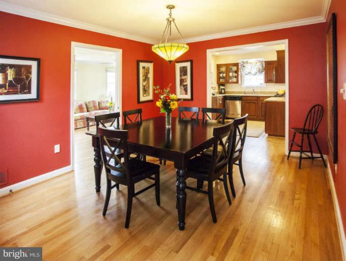 322 Whitestone Road Silver Spring, MD 20901 - Photo 12 of 29 Dining Room