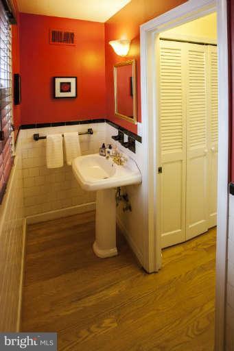 322 Whitestone Road Silver Spring, MD 20901 - Photo 15 of 29 Bath