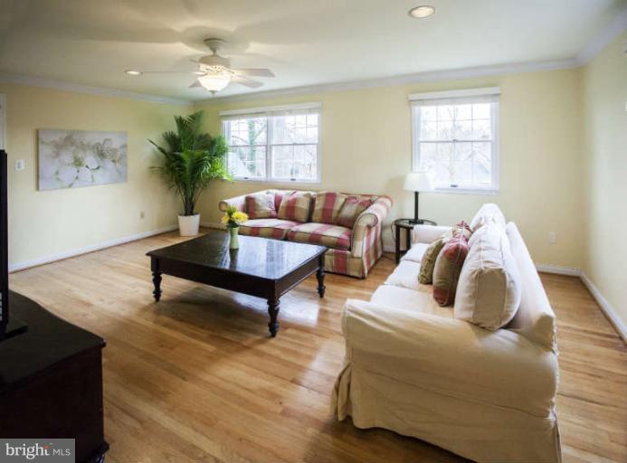 322 Whitestone Road Silver Spring, MD 20901 - Photo 16 of 29 Family Room