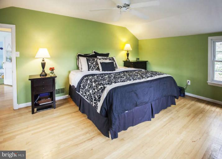 322 Whitestone Road Silver Spring, MD 20901 - Photo 20 of 29 Bedroom (Master)