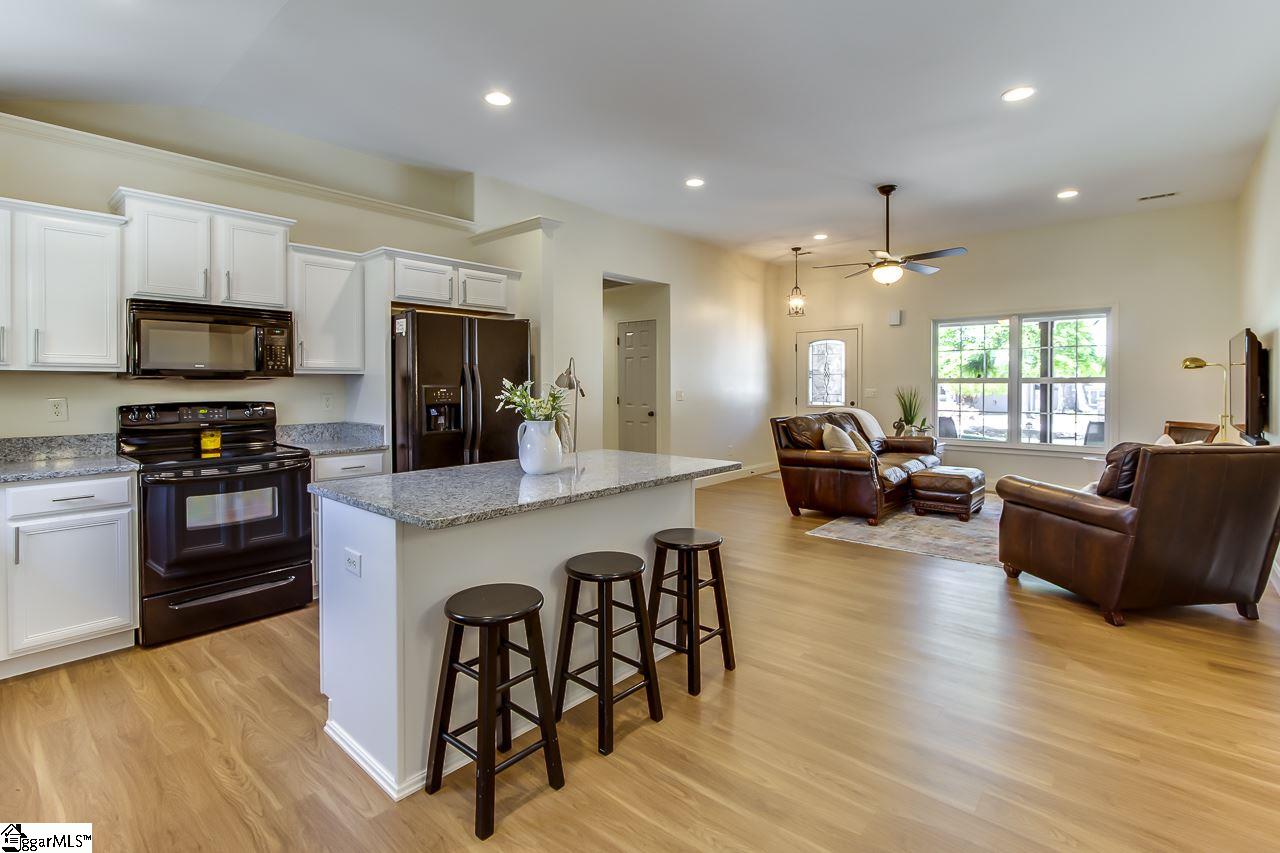 114 Blue Ridge Drive Greer, SC 29651 - Photo 5 of 36