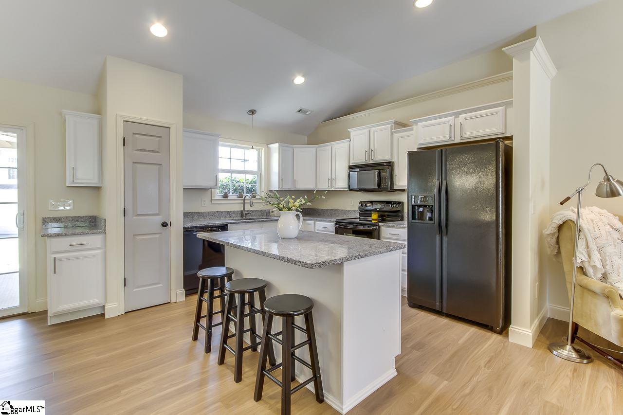 114 Blue Ridge Drive Greer, SC 29651 - Photo 6 of 36