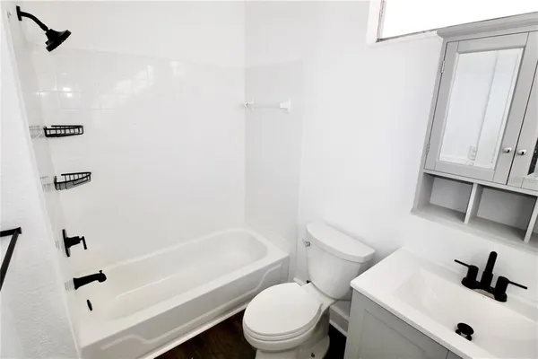 $1,850 | 610 Dundee Road, Unit 1, Dundee, FL 33838