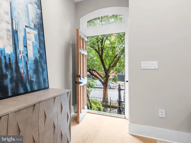 a view of a entrance door of the house