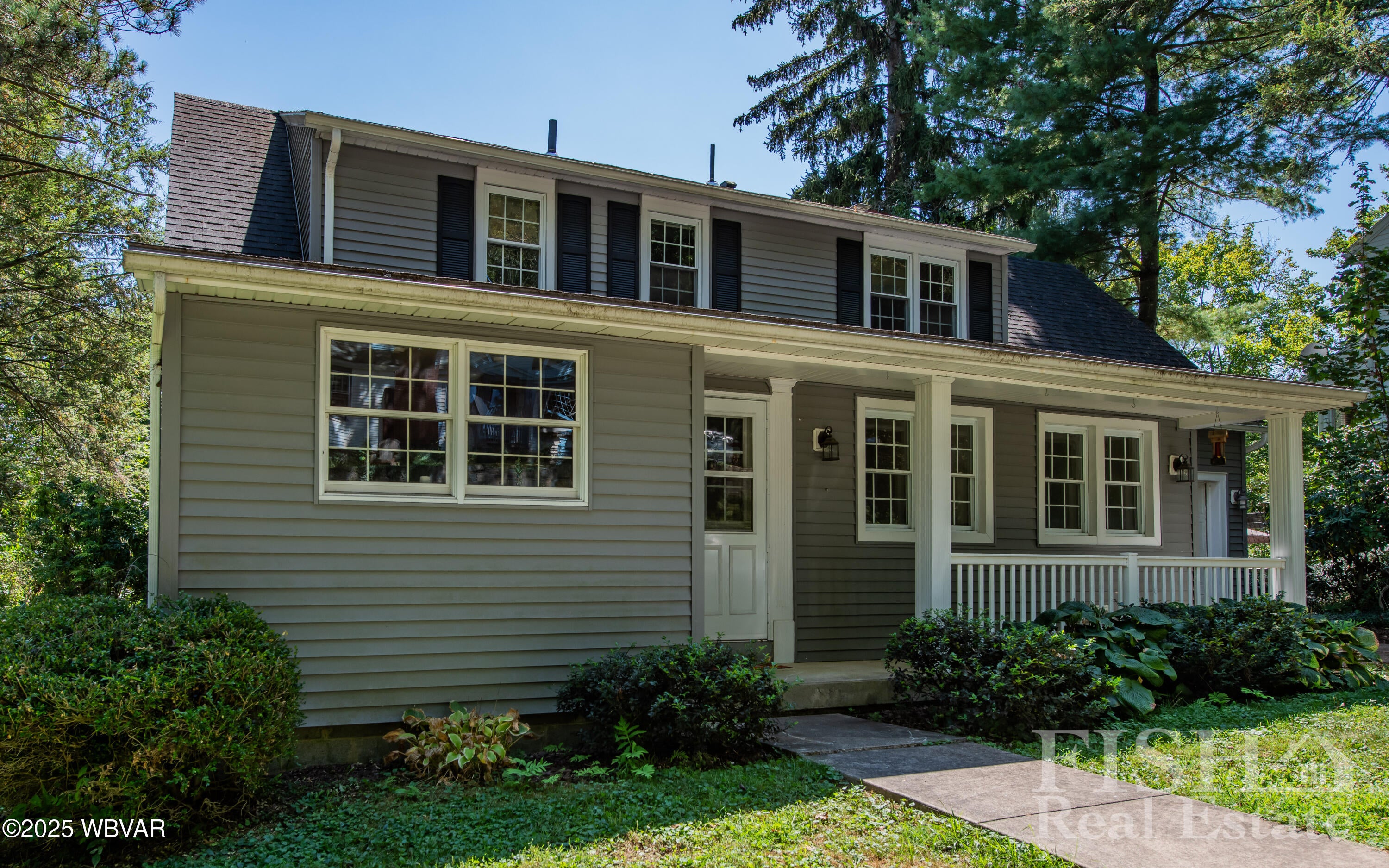 1557 Overbrook Road Williamsport, PA 17701 - Photo 3 of 18 Front