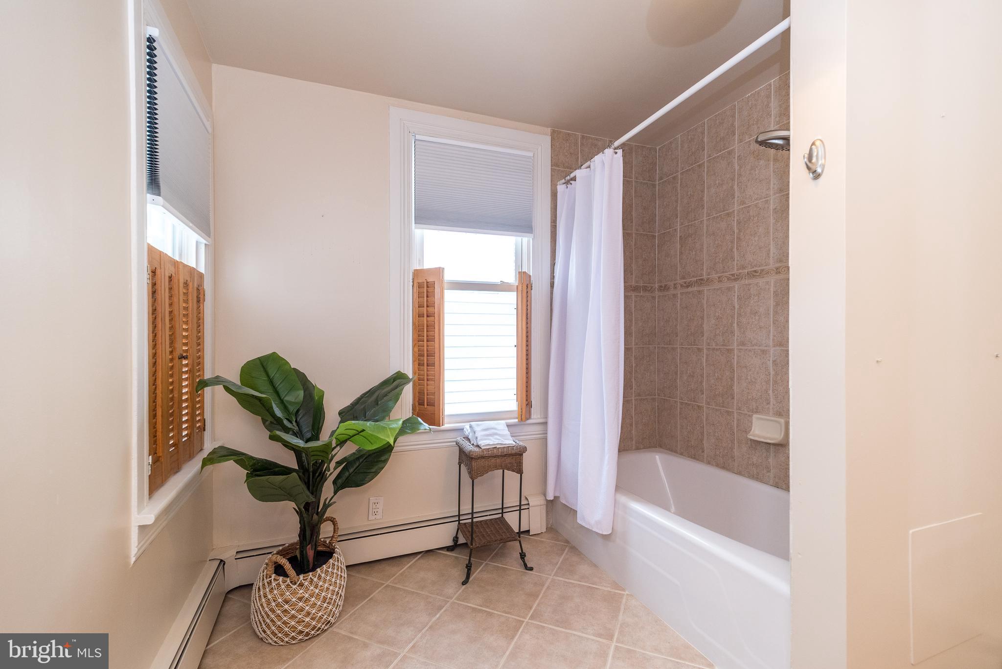 190 Decatur Street Doylestown, PA 18901 - Photo 21 of 31 Great size Full Bathroom