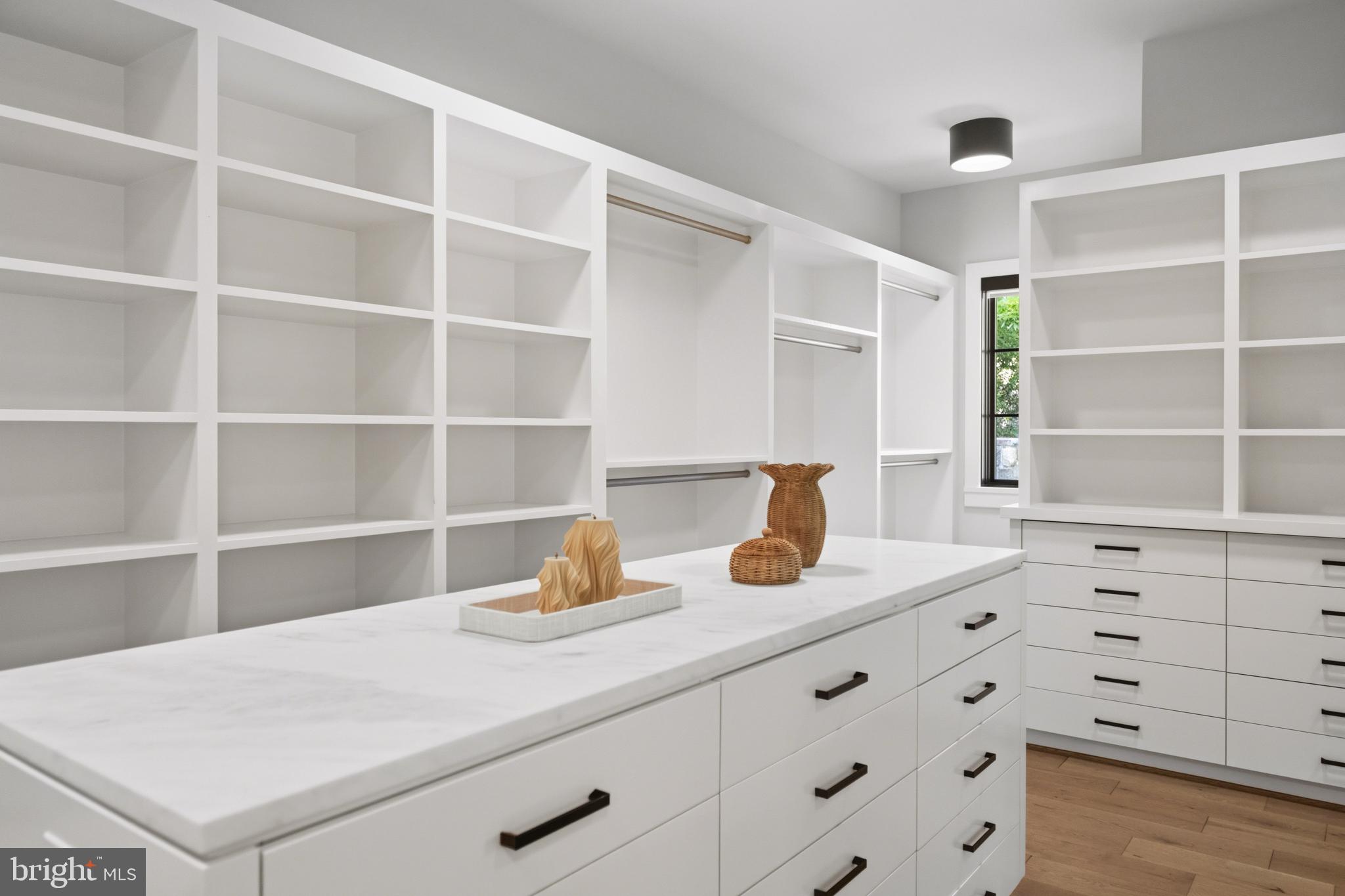 1137 Basil Road McLean, VA 22101 - Photo 33 of 118 spacious walk in wardrobe