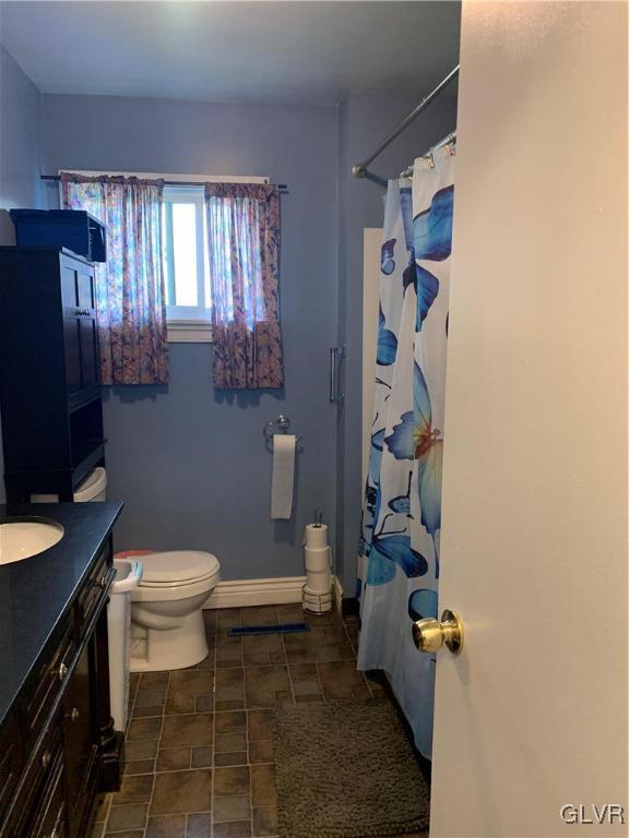 2039 Cloverdale Road Bethlehem, PA 18018 - Photo 5 of 9 Gallery Image 5