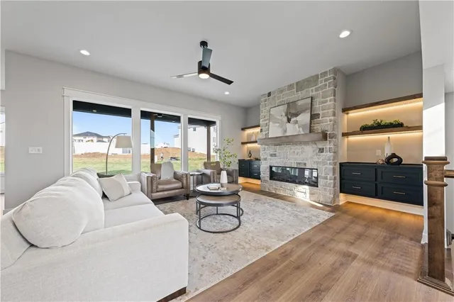 $759,160 | 13572 Prairie Creek Place, Parkville, MO 64152