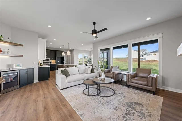 $759,160 | 13572 Prairie Creek Place, Parkville, MO 64152