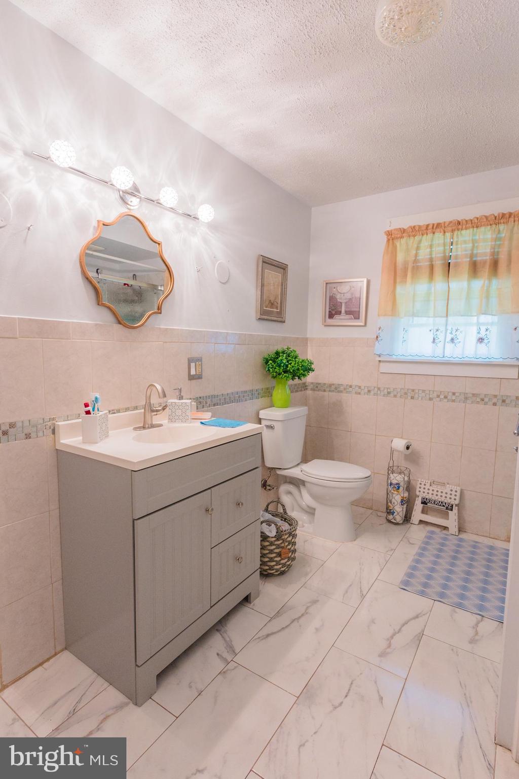 1402 Liberty Avenue Reading, PA 19607 - Photo 11 of 45 Gallery Image 11