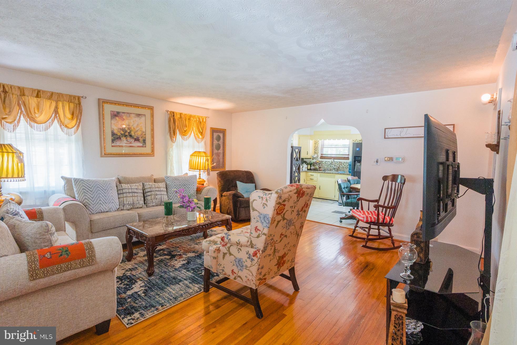1402 Liberty Avenue Reading, PA 19607 - Photo 4 of 45 Gallery Image 4