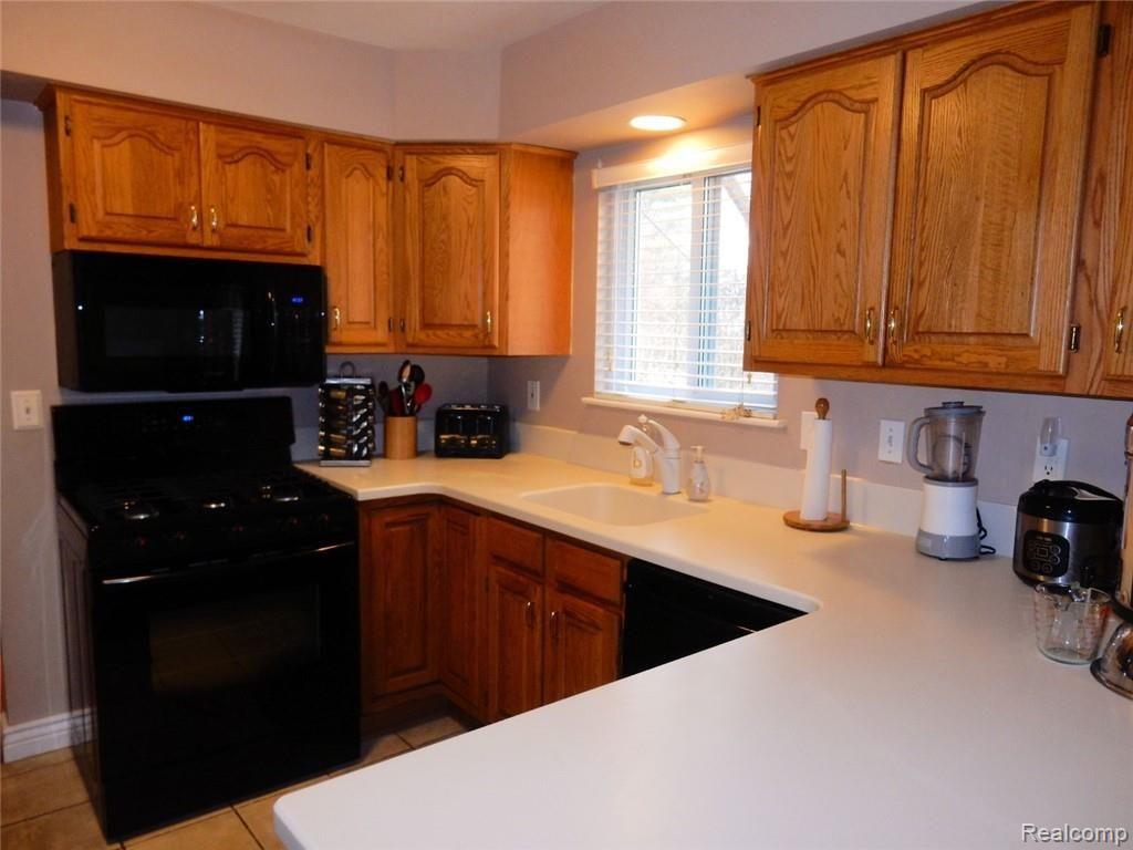 183 East Maryknoll Road Rochester Hills, MI 48309 - Photo 12 of 38