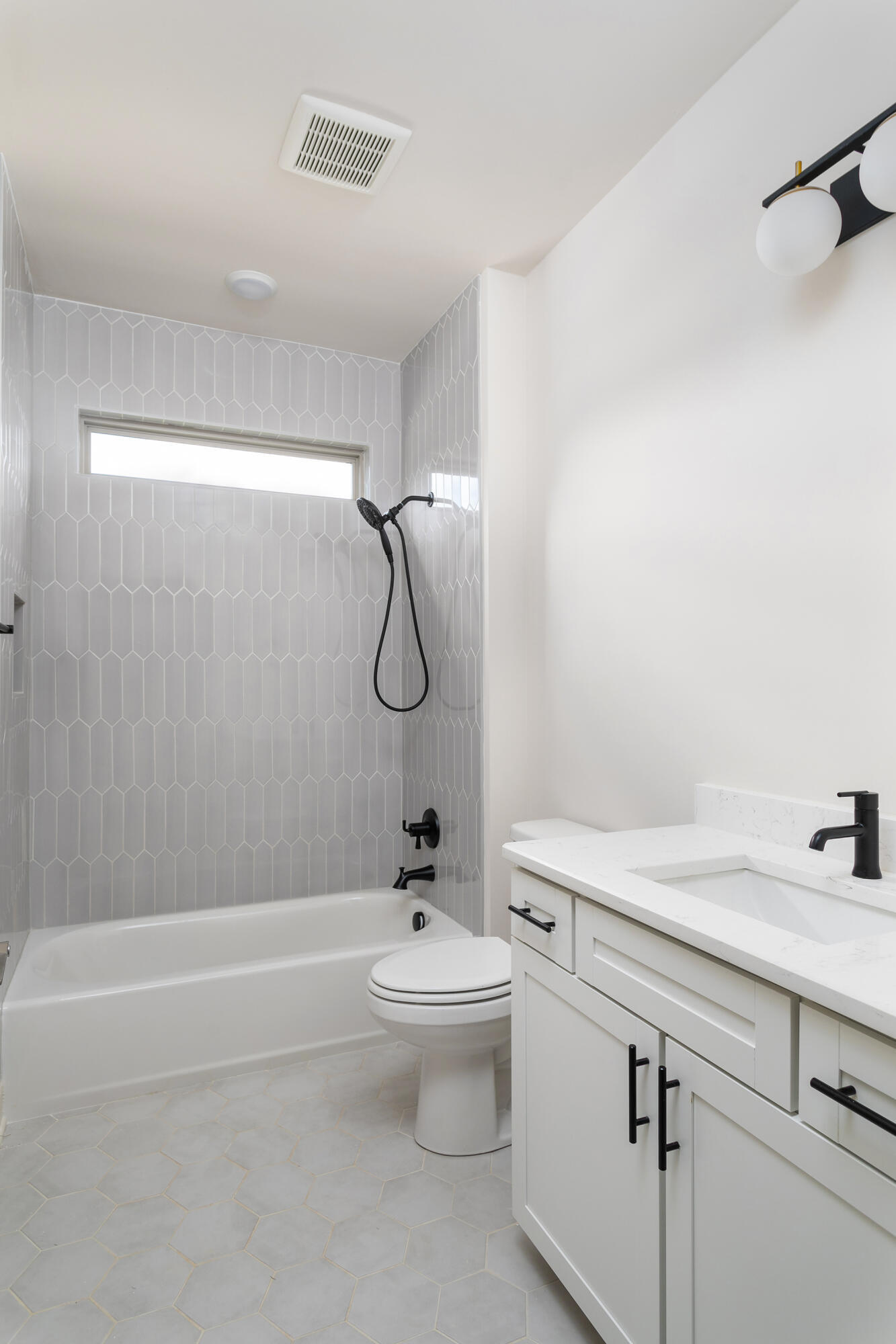 227 Charming Place, Unit 227 Hixson, TN 37343 - Photo 19 of 21 Guest Bathroom