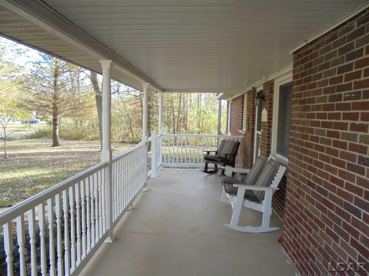 21174 Otter Road Belleville, MI 48111 - Photo 4 of 36