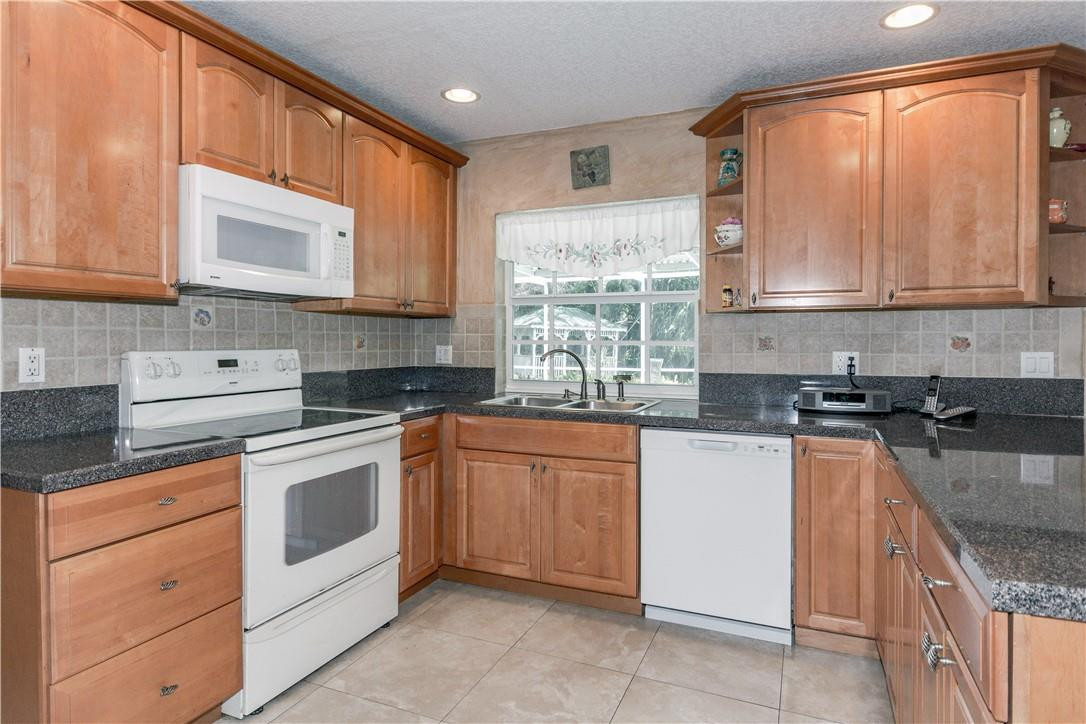 1040 Southwest 21st Street Boca Raton, FL 33486 - Photo 4 of 38 Photo 4