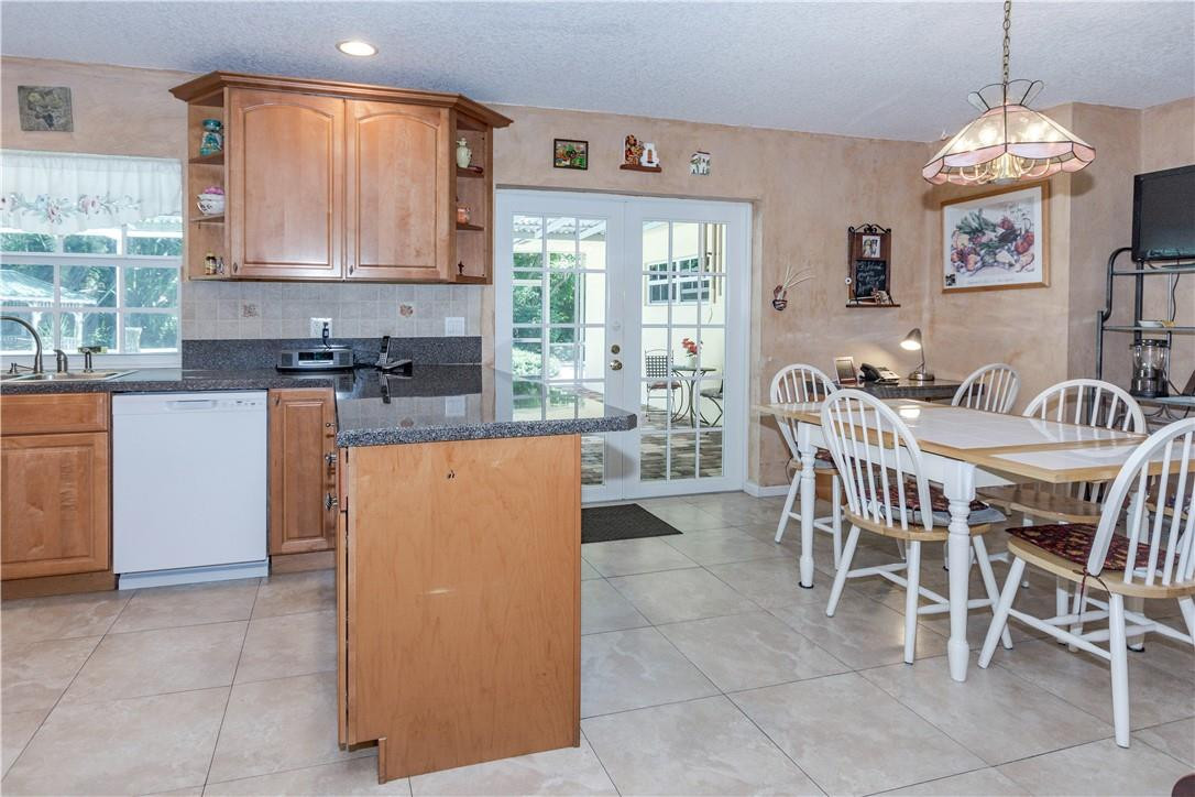 1040 Southwest 21st Street Boca Raton, FL 33486 - Photo 6 of 38 Photo 6