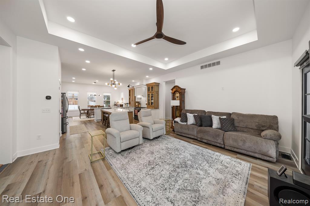 16185 Goddard Road Southgate, MI 48195 - Photo 3 of 31 Gallery Image 3