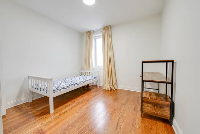 $2,600 | 2049 West 34th Street, Chicago, IL 60608