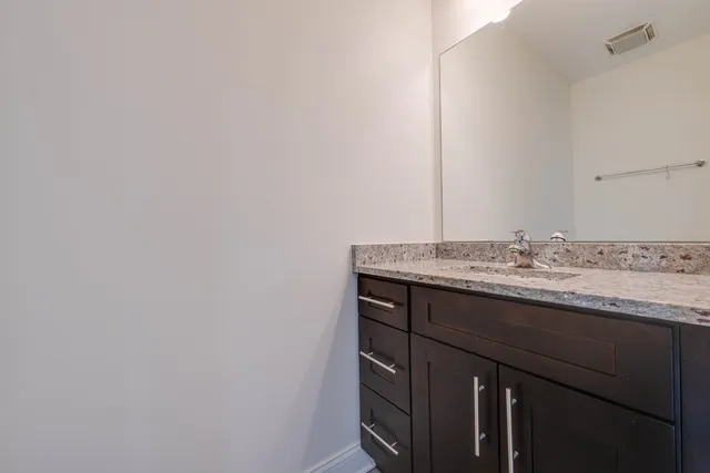 $2,600 | 2049 West 34th Street, Chicago, IL 60608