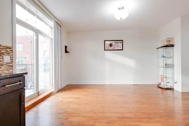 $2,600 | 2049 West 34th Street, Chicago, IL 60608