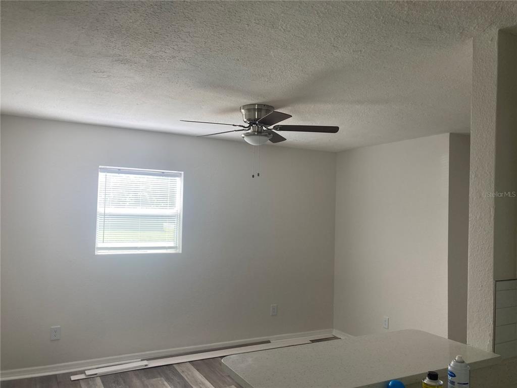 5200 3rd Avenue South St. Petersburg, FL 33707 - Photo 20 of 47 an empty room with a window
