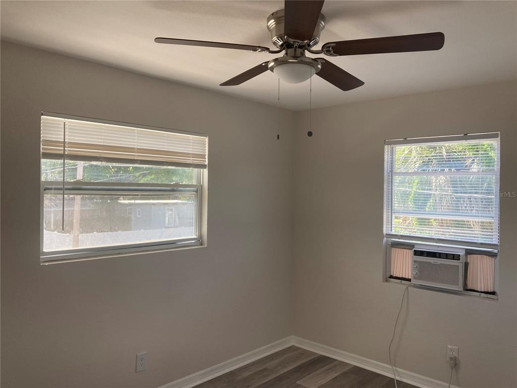 5200 3rd Avenue South St. Petersburg, FL 33707 - Photo 31 of 47 an empty room with a window