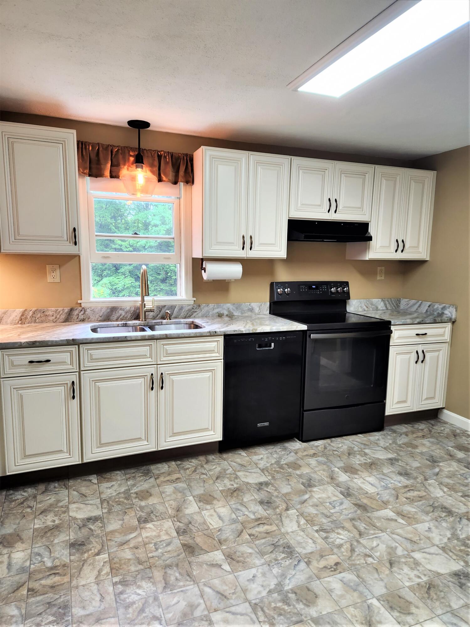 15 Daniel Lane Springvale, ME 04083 - Photo 11 of 31 Daniel kitchen 3