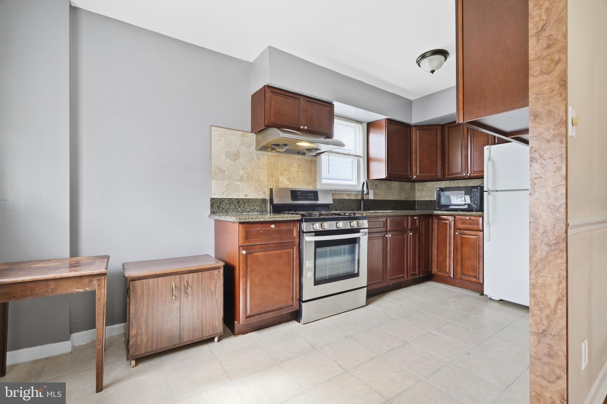 9954 Bridle Road Philadelphia, PA 19115 - Photo 2 of 22 Kitchen