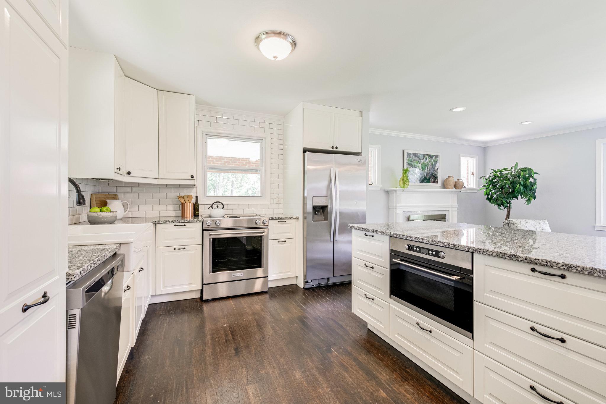 5200 York Road Alexandria, VA 22310 - Photo 11 of 49 Open and updated kitchen