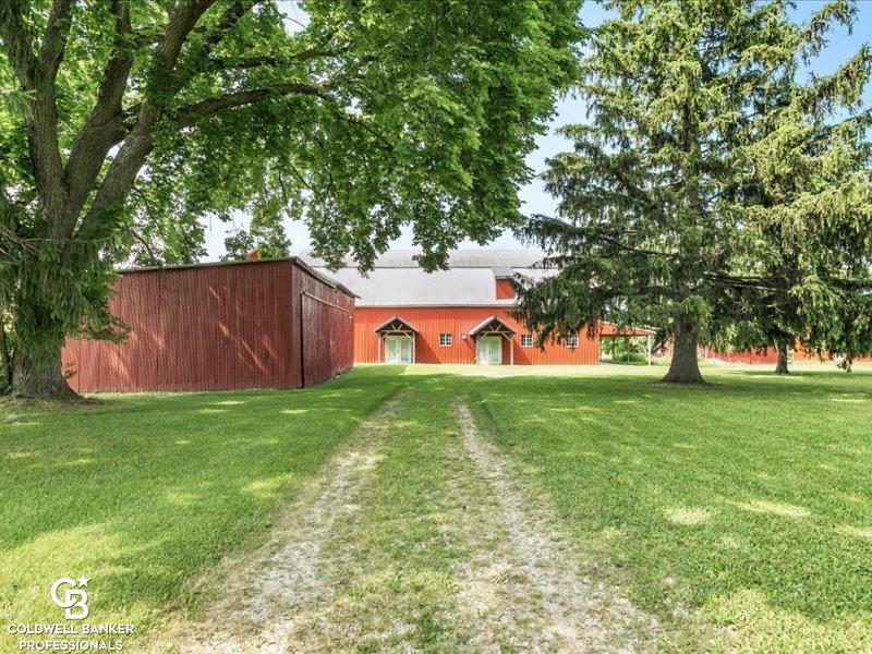 5420 McIntyre Road North Street, MI 48049 - Photo 5 of 46 50146143-7b25aad0-a88b-451f-81b3-5352ec8d5ba3.JPG