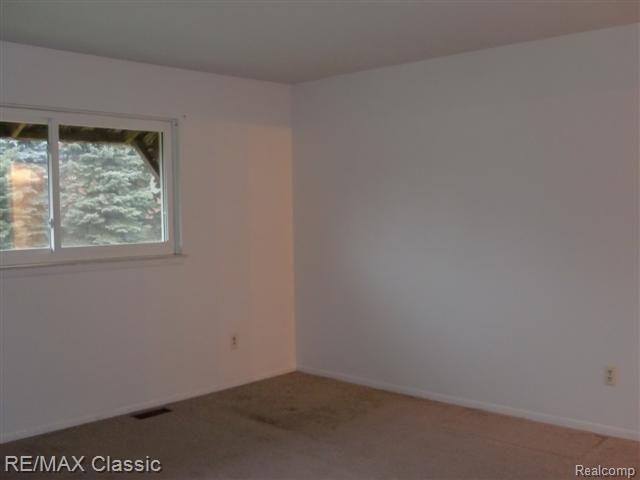 42734 Keystone Canton, MI 48187 - Photo 8 of 10 BEDROOM