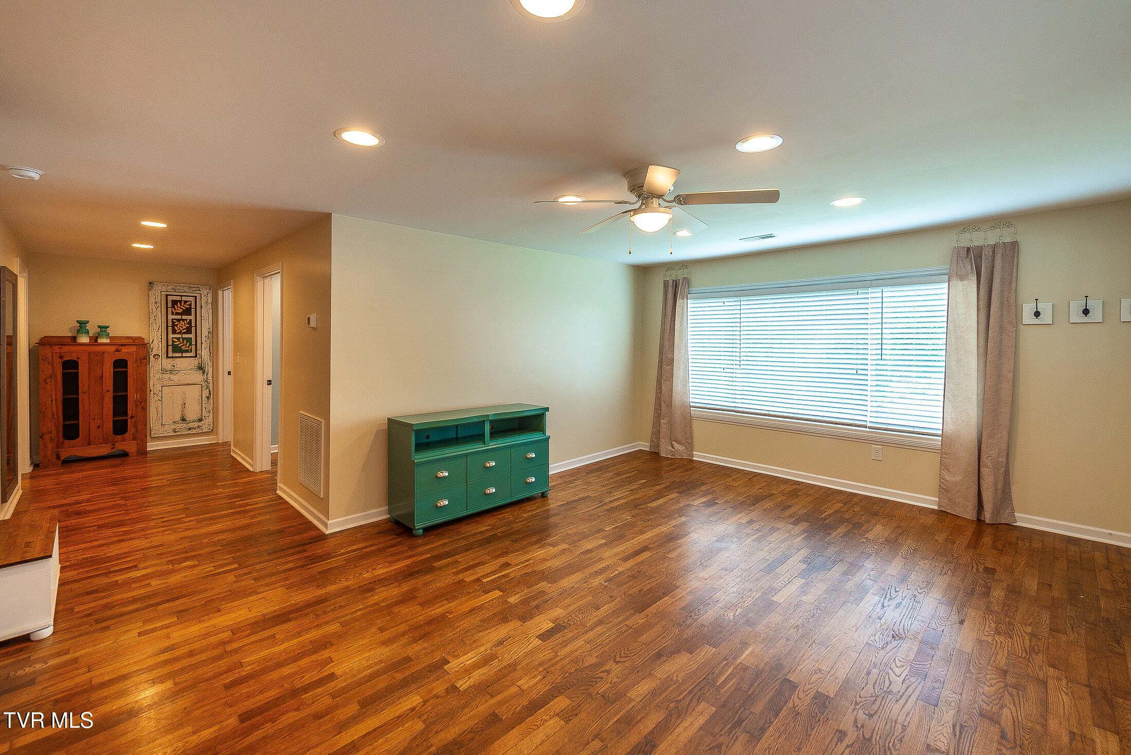 421 Lucy Road Kingsport, TN 37660 - Photo 14 of 36 DSC_8944