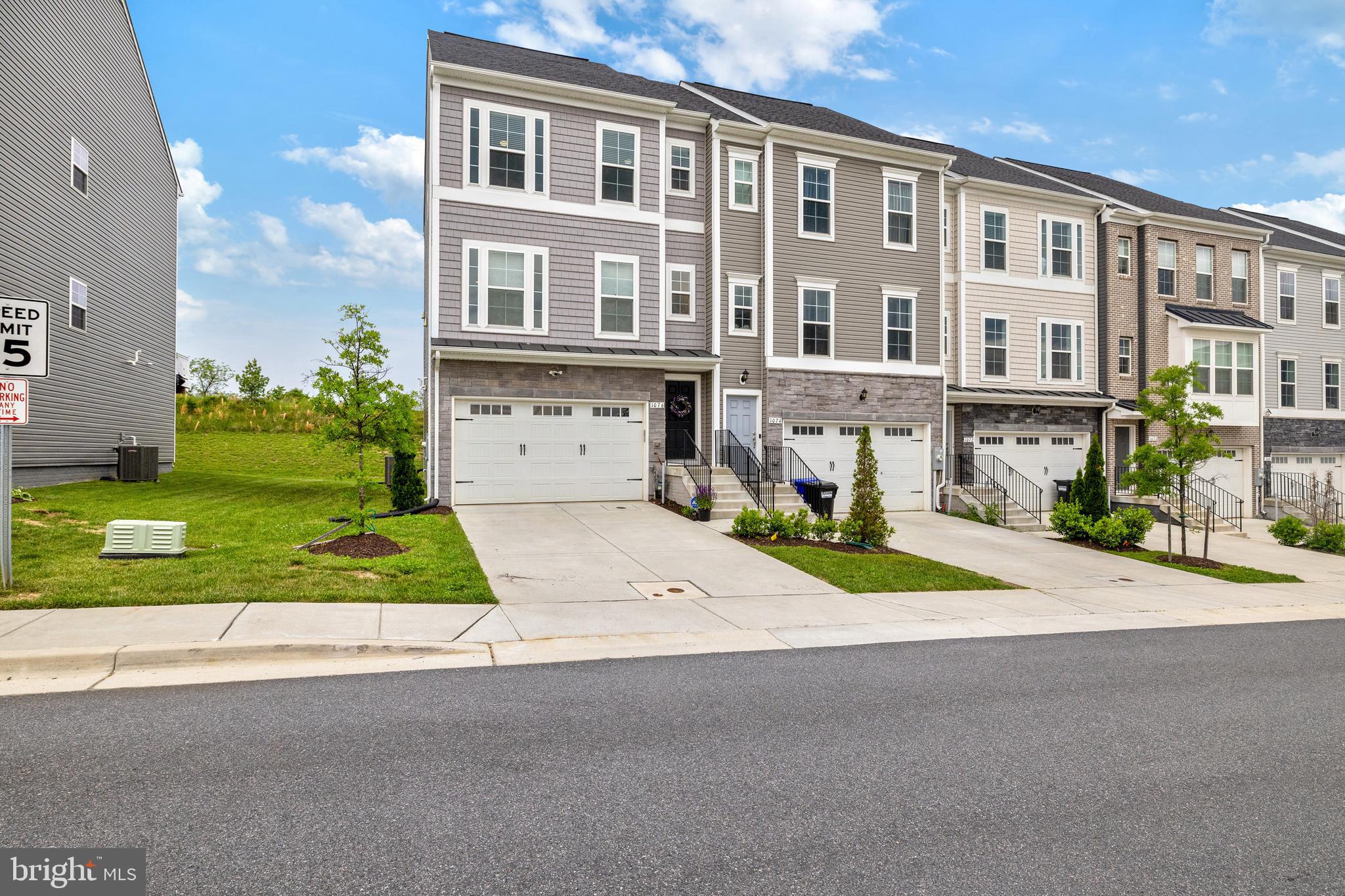 1076 Overlook Loop Laurel, MD 20707 - Photo 2 of 34