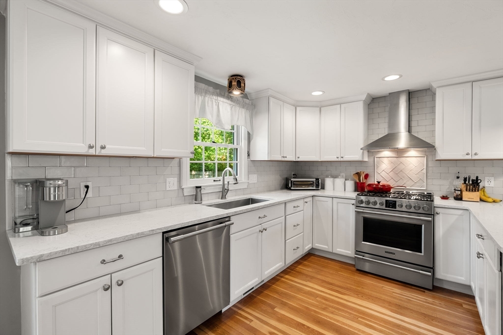 35 Marlyn Road Medfield, MA 02052 - Photo 8 of 39